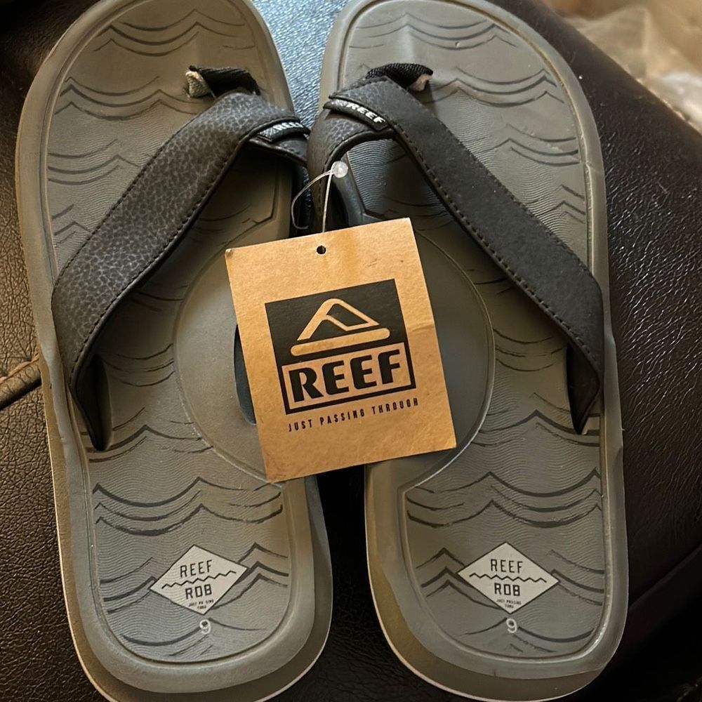 Reef Machado Day Prints Sandal-Grey/Black. Size 9.